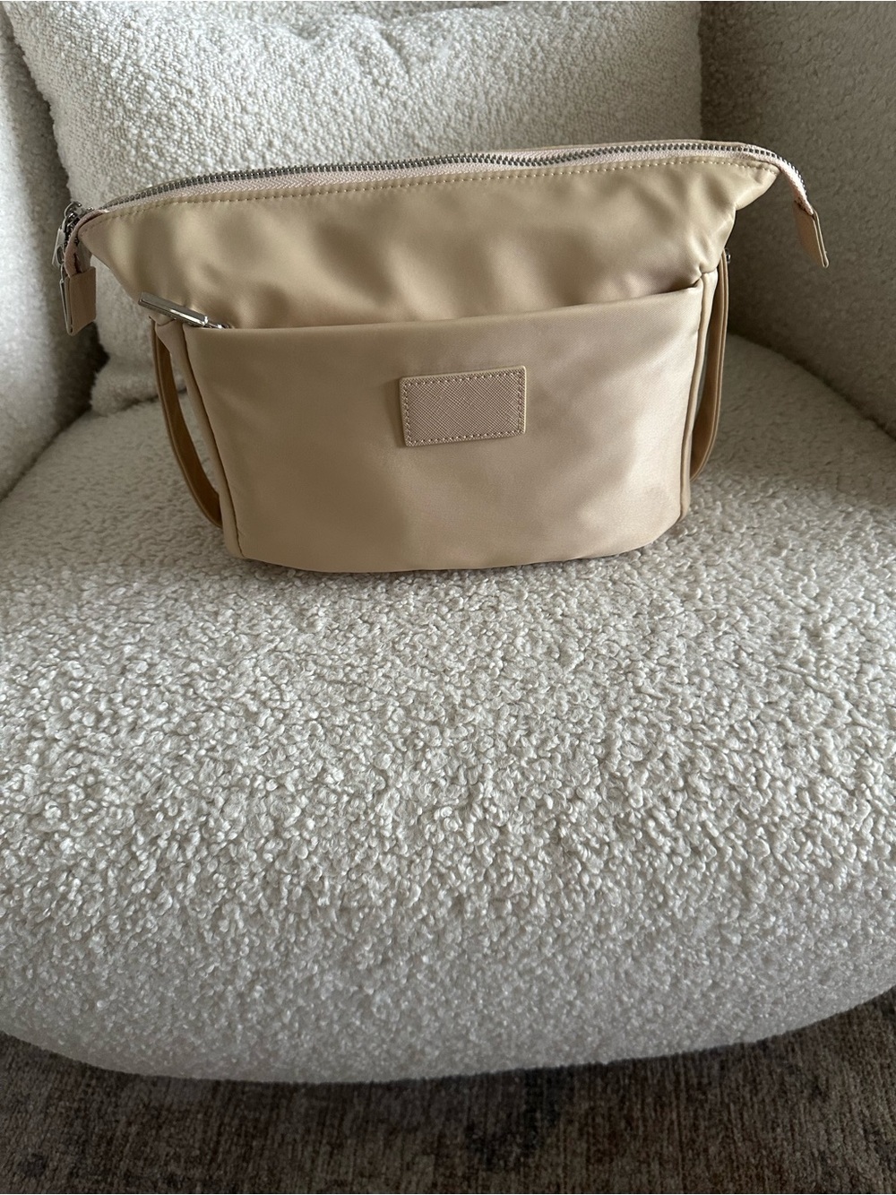Etoile Collective Jet Setter Travel Case in Beige
